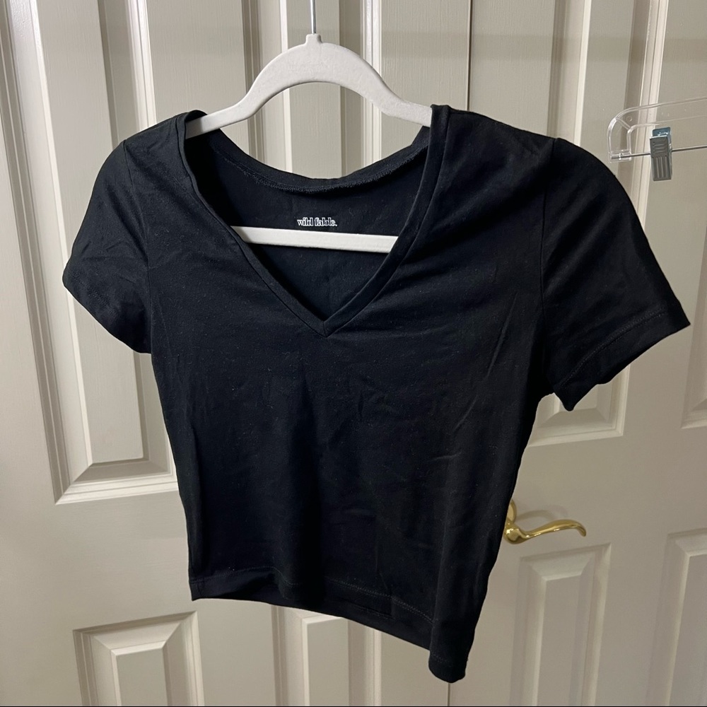 Black T-shirt crop top